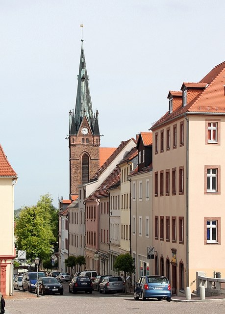 Leisnig: Blick in die Kirchstrasse und zur Stadtkirche St. Matthäi