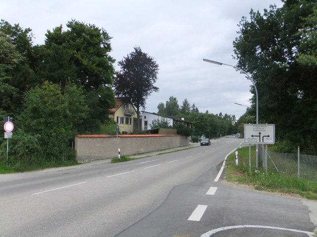 Fürstenfeldbruck - Straße Richtung Fliegerhorst