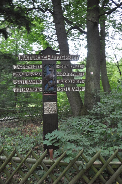 Rheingau-Taunus-Kreis : Landschaftspark Niederwald - Signpost
