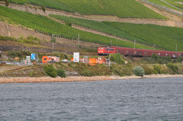 Rheingau-Taunus-Kreis : River Rhine & Railway