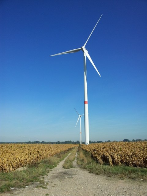 Windkraftanlage zwischen Harthausen und Römerberg in der Nähe der B 9