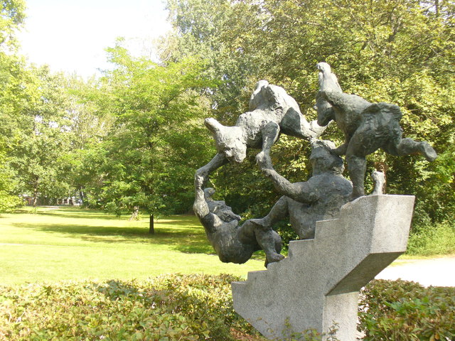 Alt-Treptow - Zwergen Skulptur (Dwarves Sculpture)