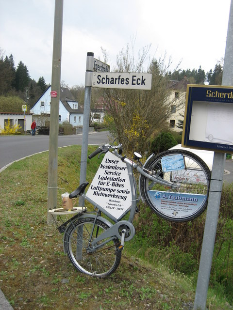Schwarzenhammer, Scharfes Eck