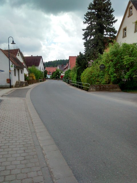 Durchgangsstraße in Mittelehrenbach