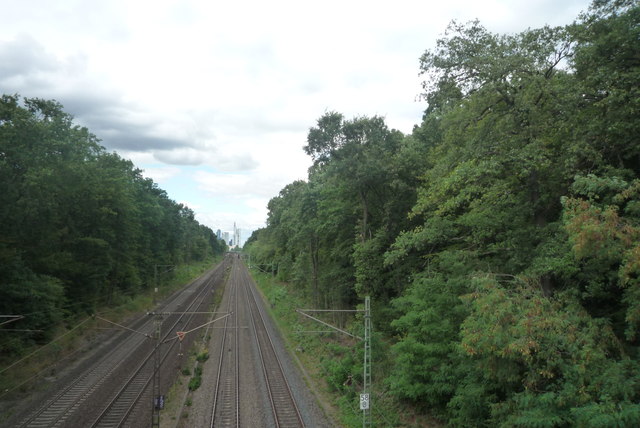 S-Bahn zwischen Sachsenhausen und Neu-Isenburg