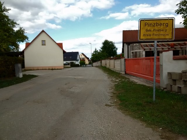 Ortseingang von Pinzberg