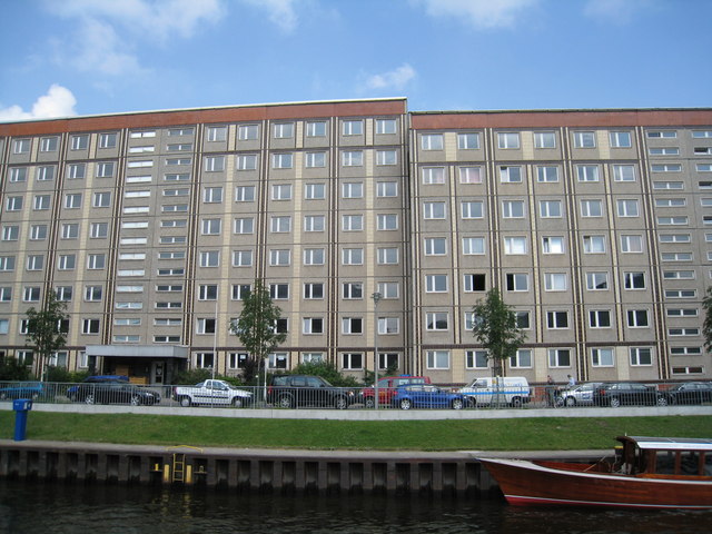 Wohnblock - Schiffbauerdamm