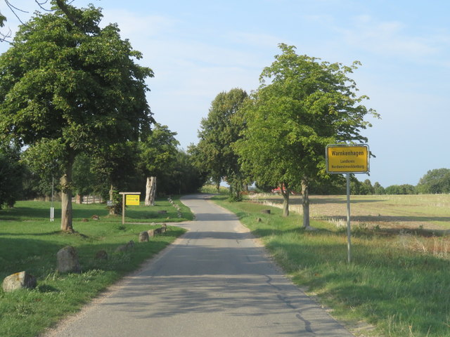 Ortseinfahrt Warnkenhagen - Hohenschönberger Weg