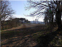 Frisch gedüngtes Feld über der Sengenau, Drolshagen