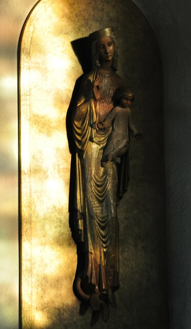 Wilferdingen: Marienfigur in der Kirche St. Peter und Paul