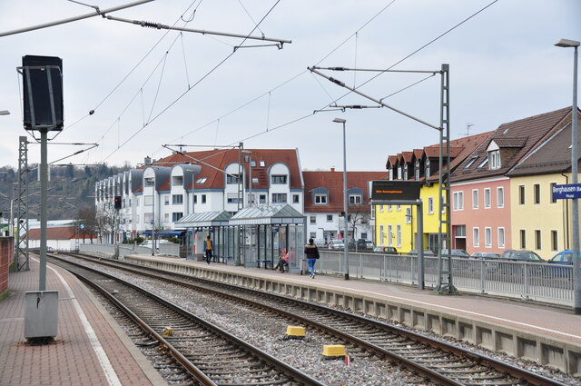 Berghausen: Bahnhof