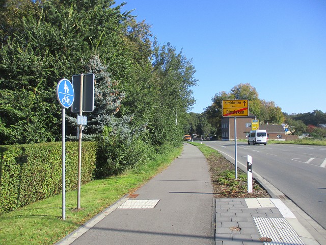 Dinslaken, Radweg an der Bergerstraße