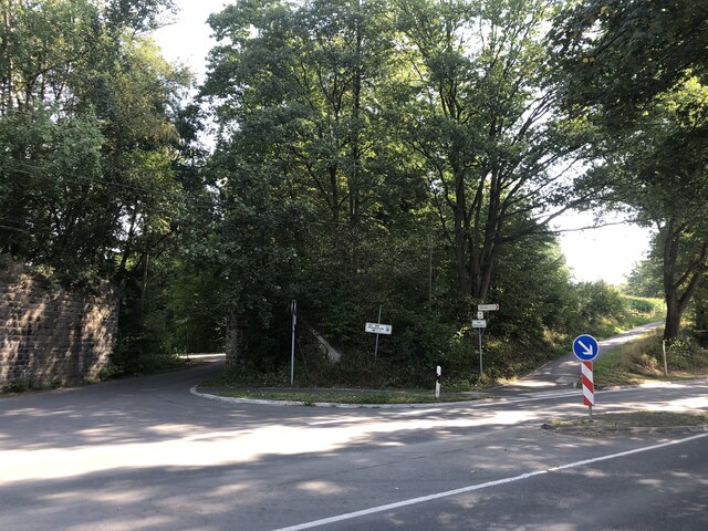 Lindlar Quabach - Kreuzung mit dem Bahntrassenradweg auf der ehemaligen Sülztalbahn