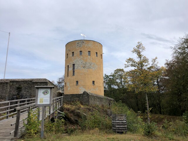 Hilchenbach  Grund - Turm der Ginsburgruine