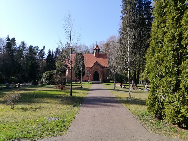 Gelbensande - Kirche im Wald