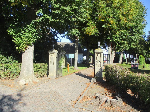 Erwitte, Eingang zum Friedhof Horn