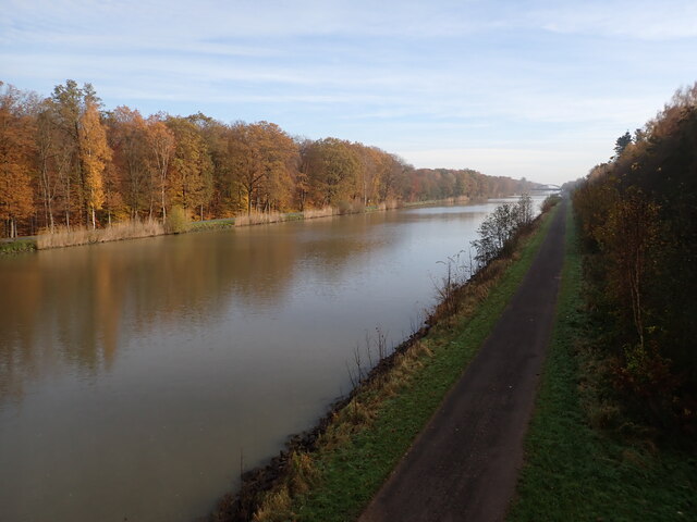 Mittellandkanal bei Haste, Richtung Hannover (Mittelland canal near Haste, towards Hanover)